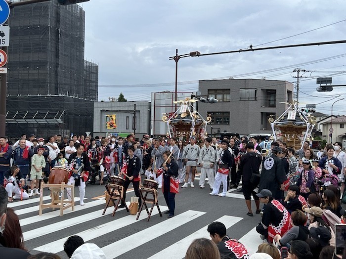 神輿パレードは秦野橋からスタート