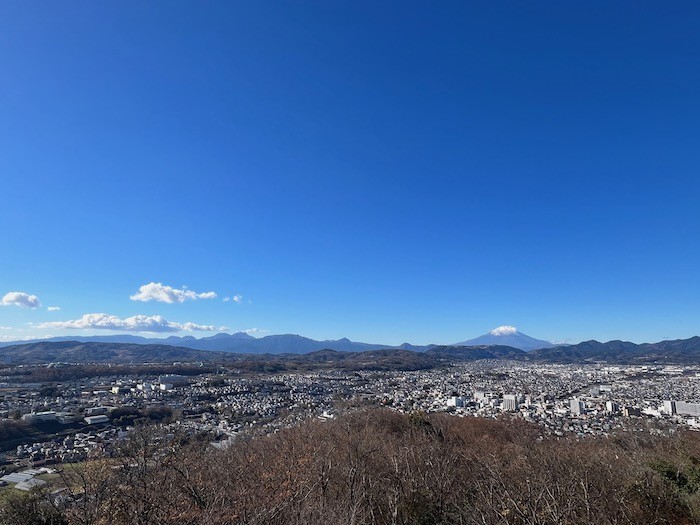 権現山の展望台から見る富士箱根
