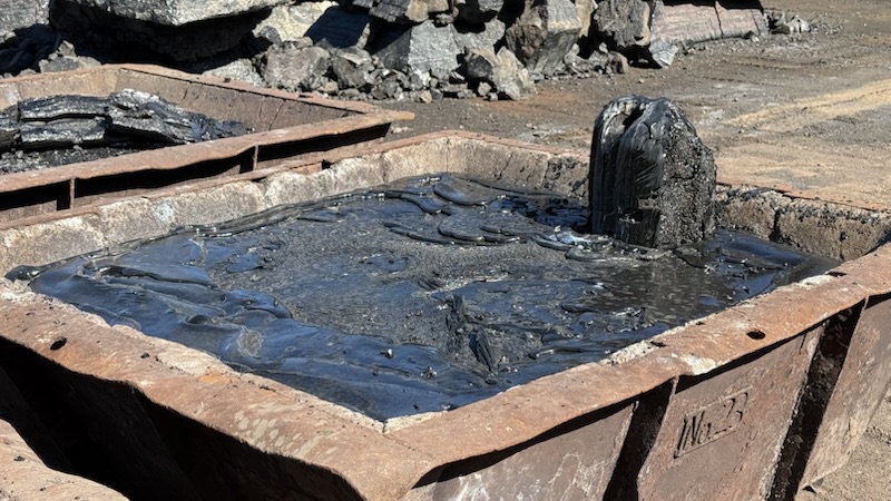 この下に金属が沈殿