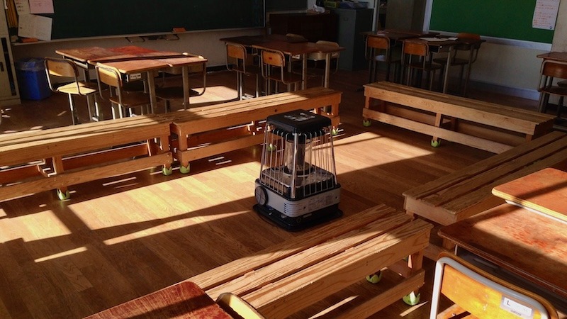 ベンチのある教室